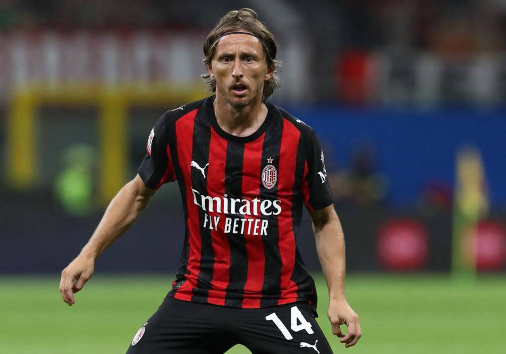 蒙托利沃：我不认为米兰能争冠，他们会和尤文、罗马争第四