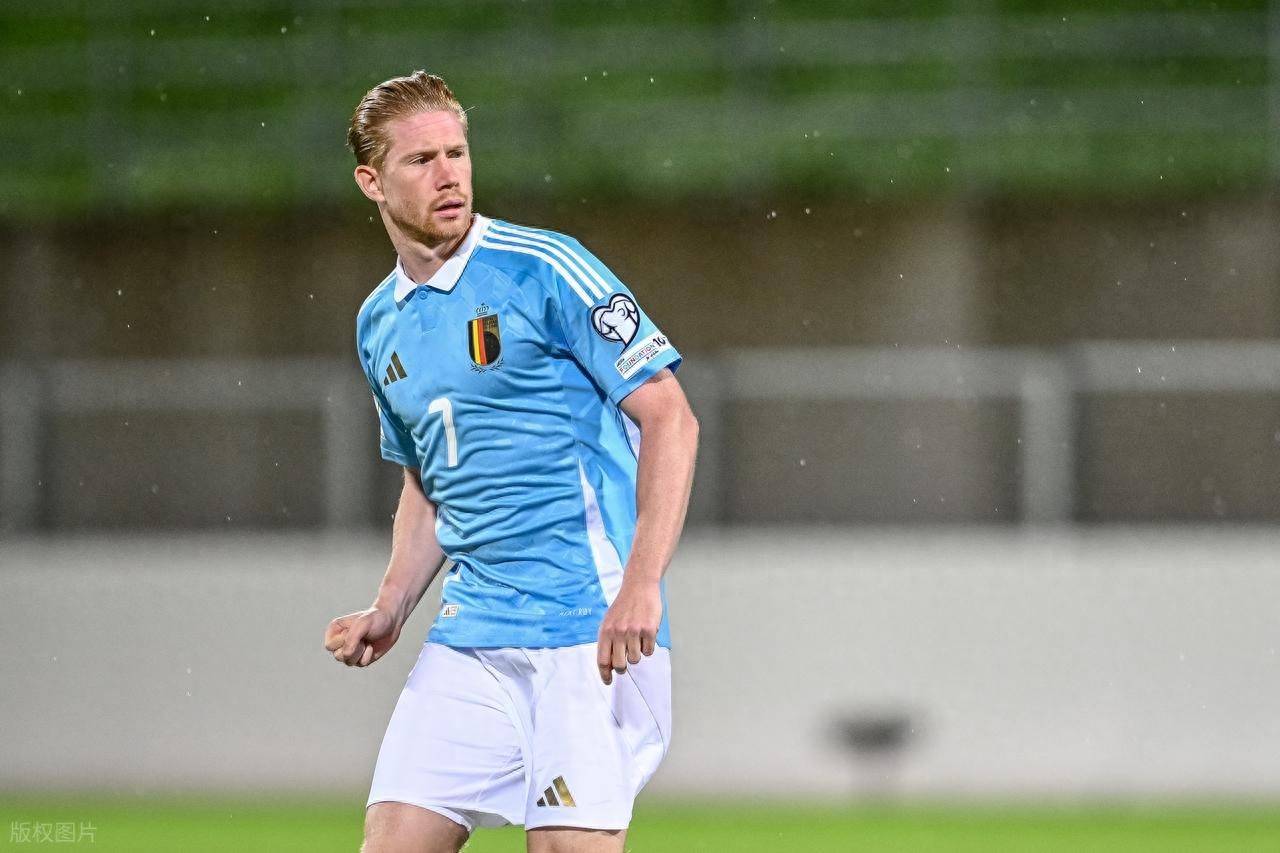 成都蓉城在中超和足协杯表现不佳，古尔芬克尔可能离队，周定洋面临续约问题，俱乐部需补强阵容。